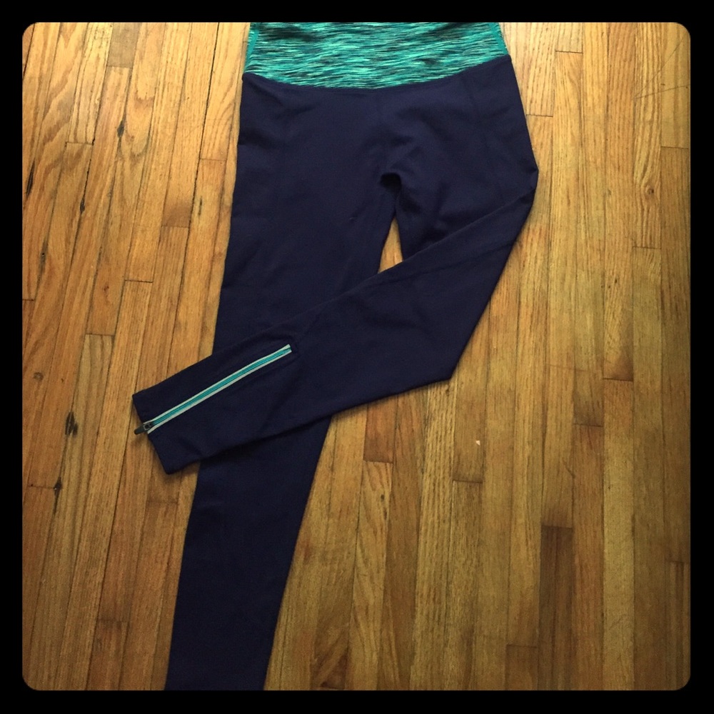 Fabletics capri size XXS navy and green